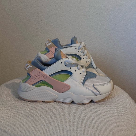 Nike Air Huaraches SE - Picture 1 of 7
